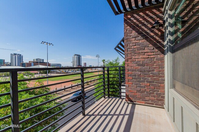 Building Photo - 475 N 9th St