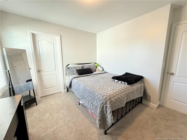 Building Photo - 39 Princelet Pt