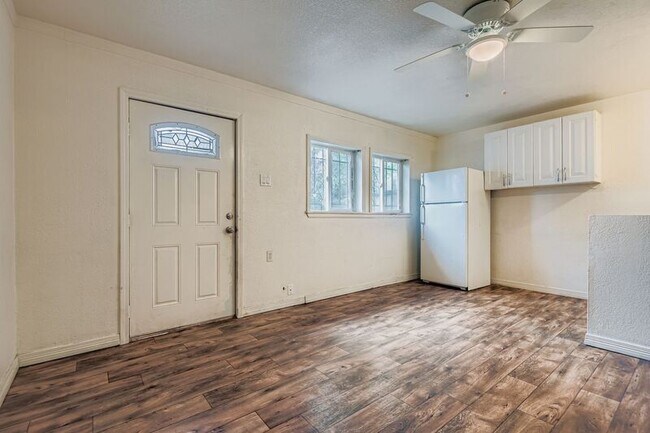Building Photo - 1129 Valley Manor Ct
