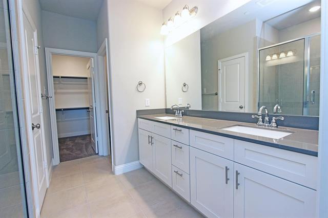 Building Photo - 4255 Shavano Dr