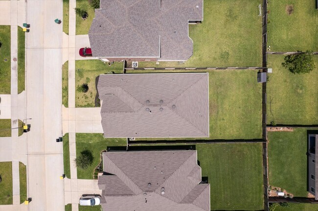 Building Photo - 11251 Stirton Dr