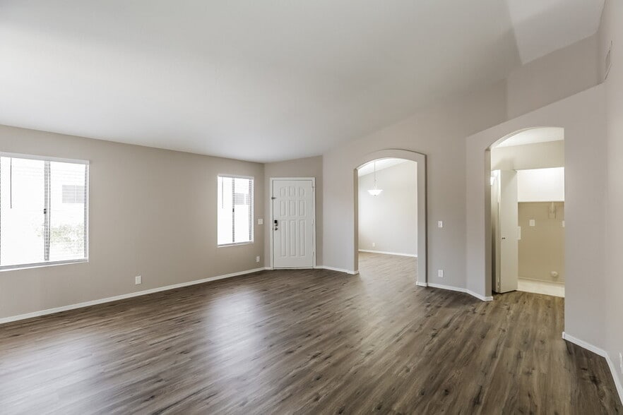 Building Photo - 8871 W Morningside Dr