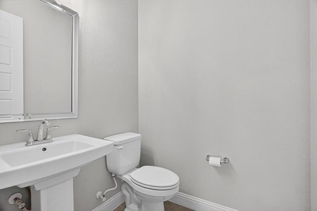 Building Photo - 6330 Oakbend Cir