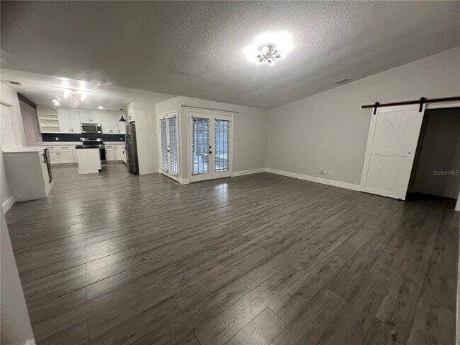 Building Photo - 7118 Caloosa Ct