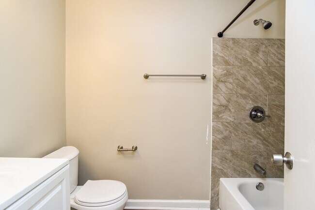 Building Photo - 6216 Bonnybrook Ln