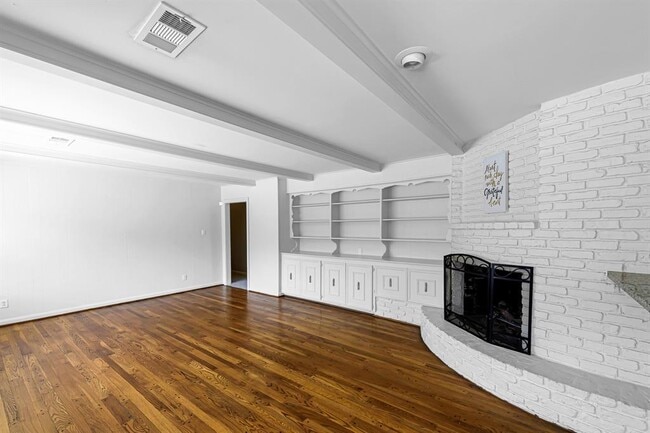 Building Photo - 614 Val Lena Dr