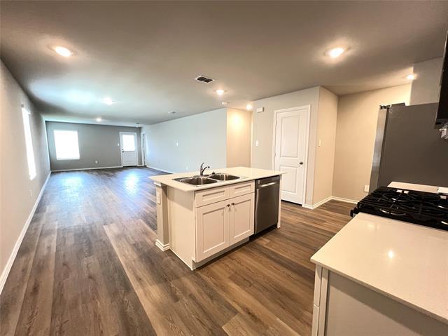 Building Photo - 5557 Rollins Dr