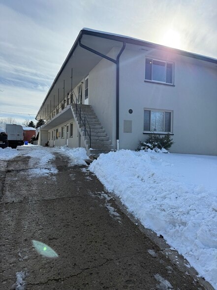 Building Photo - 87 E 4th Ave