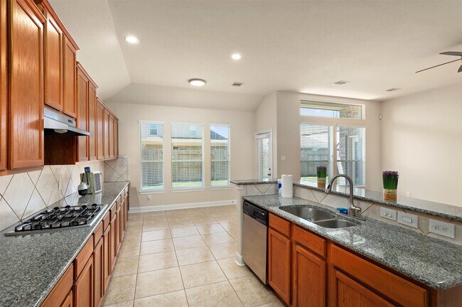 Building Photo - 5026 Gulf Stream Ln