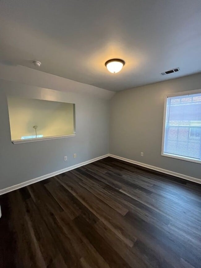 Building Photo - Comfortable and Convenient 3 Bedroom Townhome in Wilmington, NC