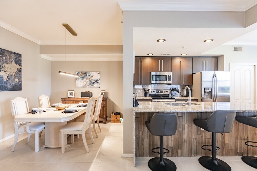 9 ceilings throughout. - 8331 Whiskey Preserve Cir
