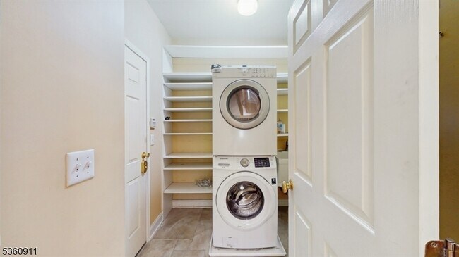 Building Photo - 104 Briar Ct