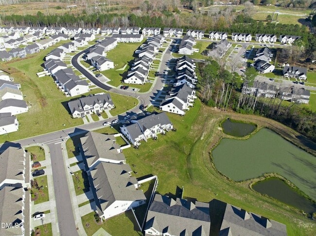 Building Photo - 759 Putney Hl Rd