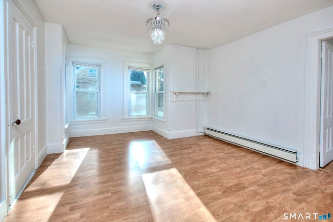 Building Photo - 56 Franklin St