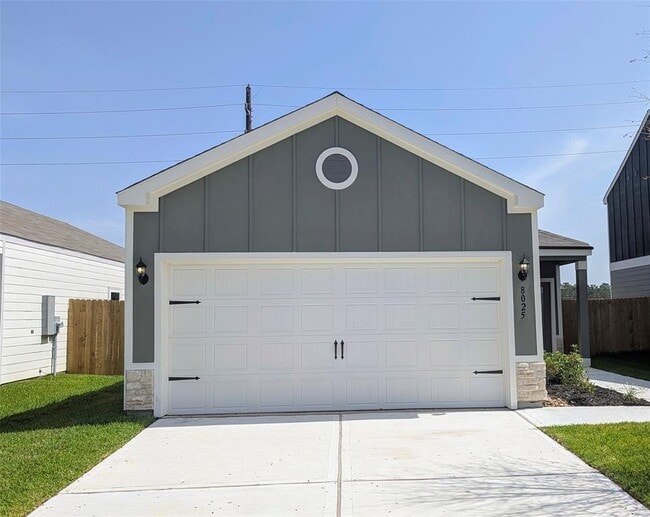 Primary Photo - 8025 Alpine Bearberry Dr