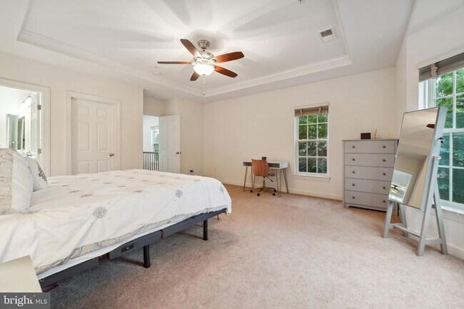 Building Photo - 5722 Callcott Way