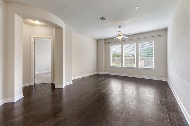 Building Photo - 3043 Hidalgo Loop