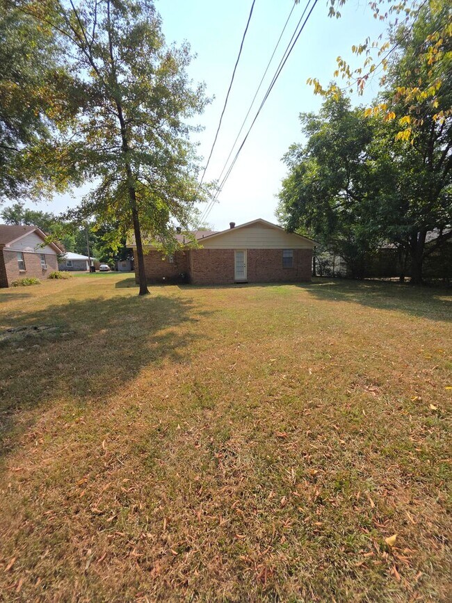 Building Photo - 1113 Ave 4 NE