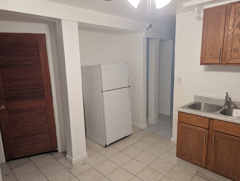 Building Photo - 1318 S Kolin Ave