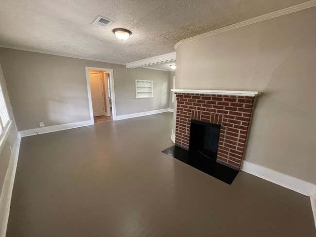 Building Photo - Updated 3/1 House in Cedartown- $1,395