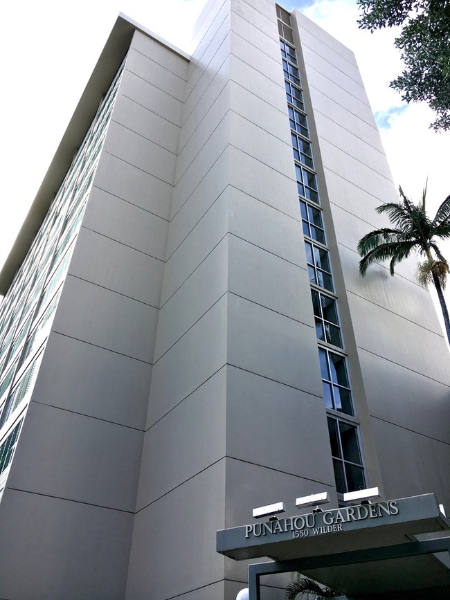 Building Photo - **VIEW FULL AD FOR DETAILS** $500 1ST MONT...