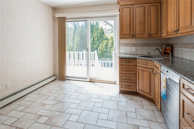 Building Photo - 7 Brookside Dr