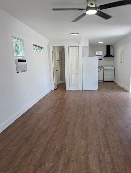 Building Photo - 1909 E 99th Ave