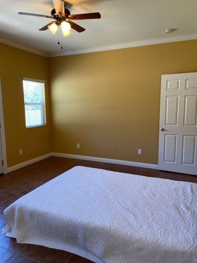 Building Photo - Wine Country awaits