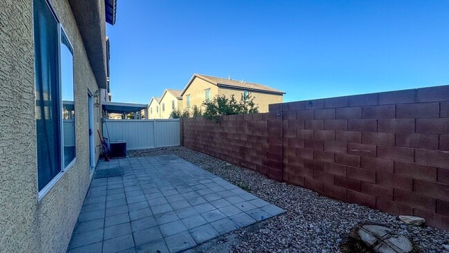 Building Photo - 3 bed, 2.5 bath, 1,746 sq ft home in southwest Las Vegas