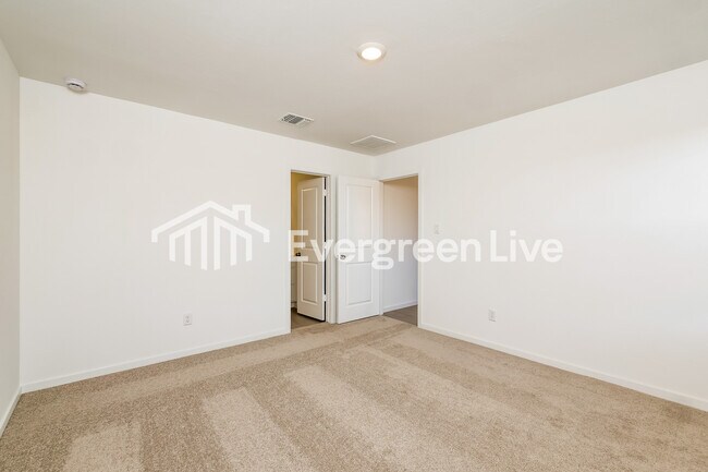 Building Photo - 12524 Huntington Rdg Wy