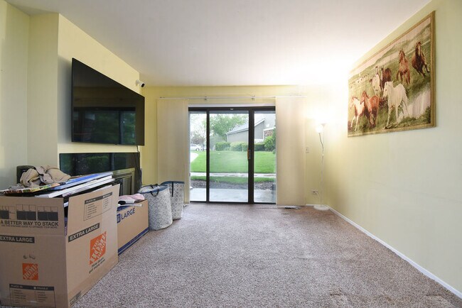 Building Photo - 274 Elmwood Ln