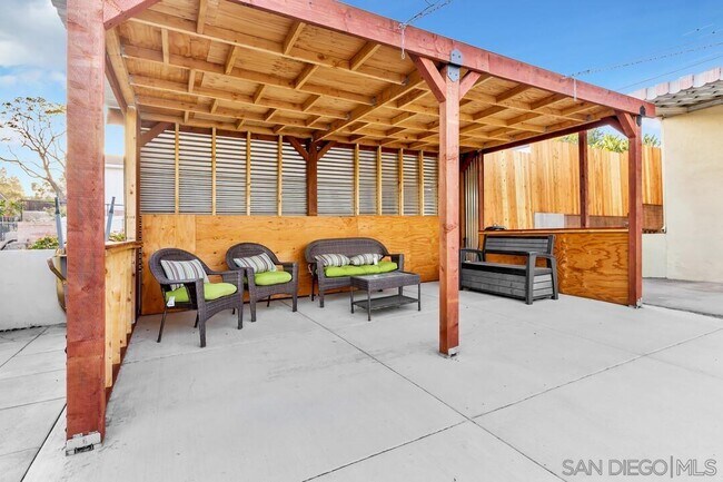 Building Photo - 6789 Alamo Way