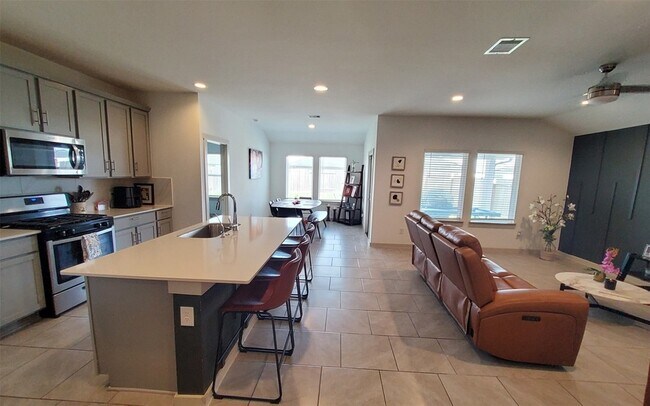 Building Photo - 3839 Sparkman Ln