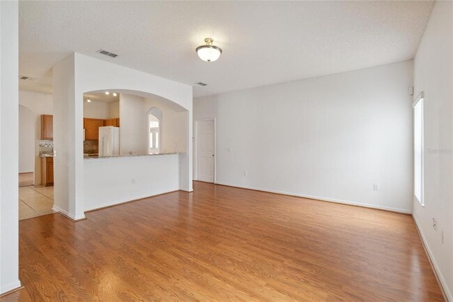 Building Photo - 325 Azincourt Ln