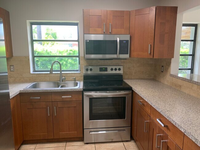 Kitchen - 3164 SW 27th St