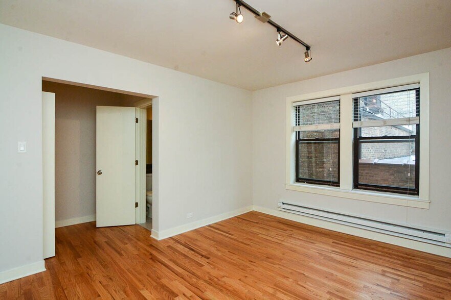 Building Photo - 2425 N Kedzie Blvd