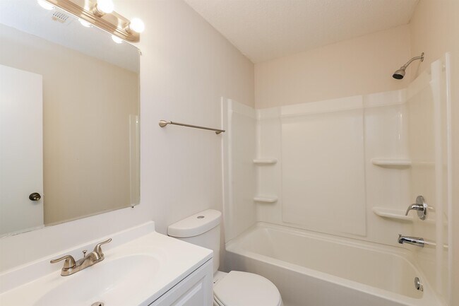 Building Photo - 4520 Northwood Hills Dr