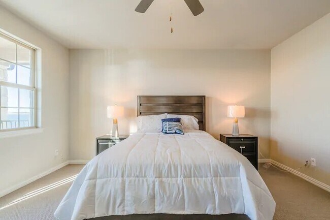 Second bedroom - 7501 Sunset Blvd