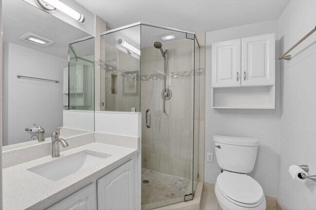 Building Photo - 3009 S Ocean Blvd