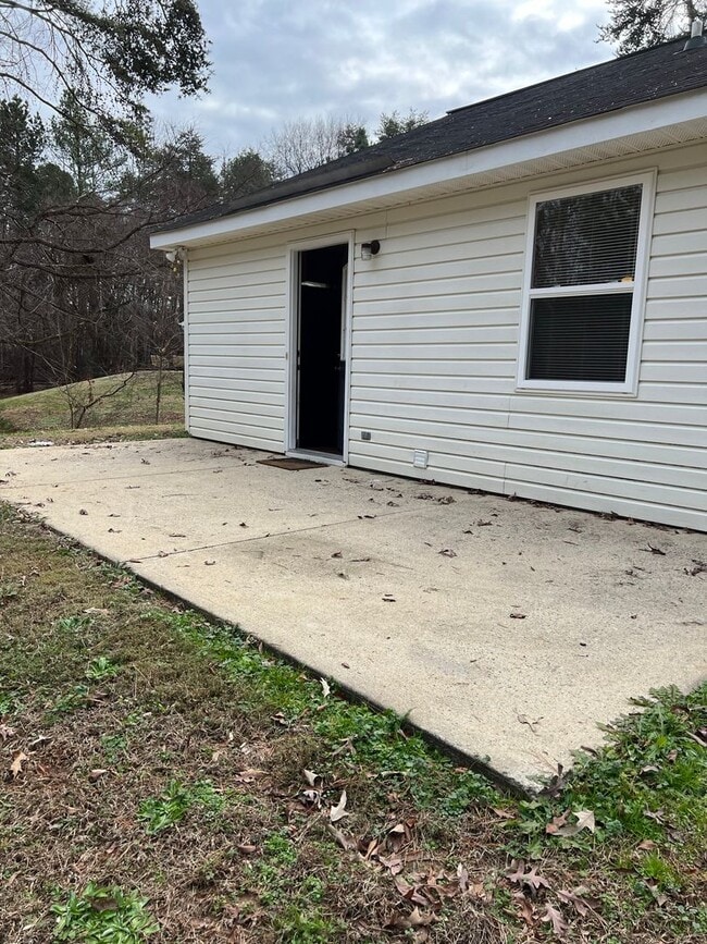 Building Photo - 107 Bogey Ln