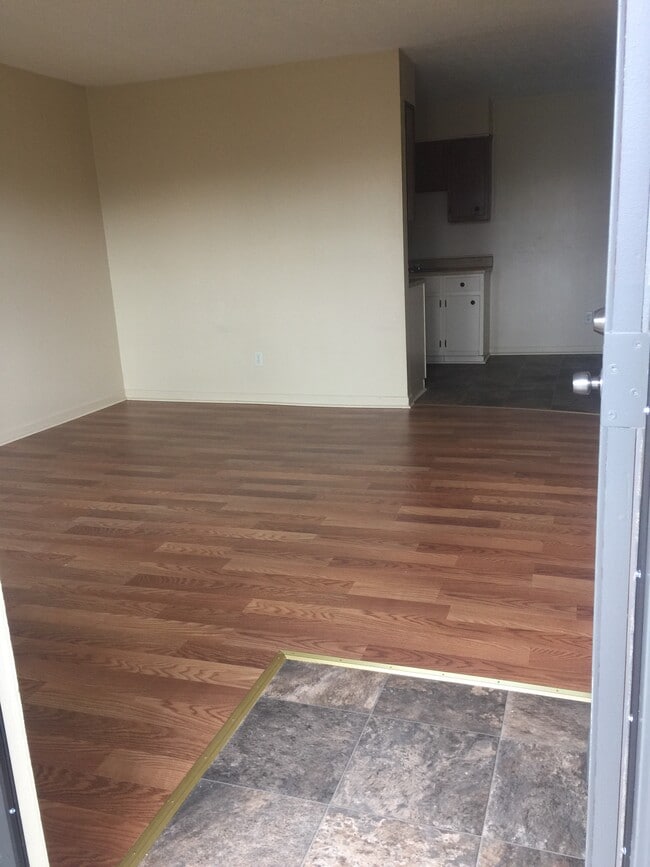 Building Photo - Robinwood Apartments