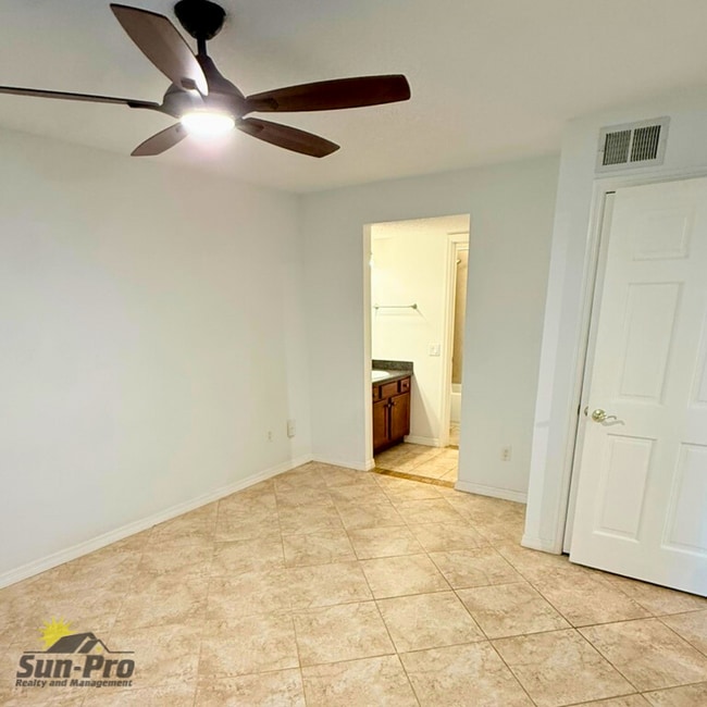 Building Photo - 1401 S Palmetto Ave