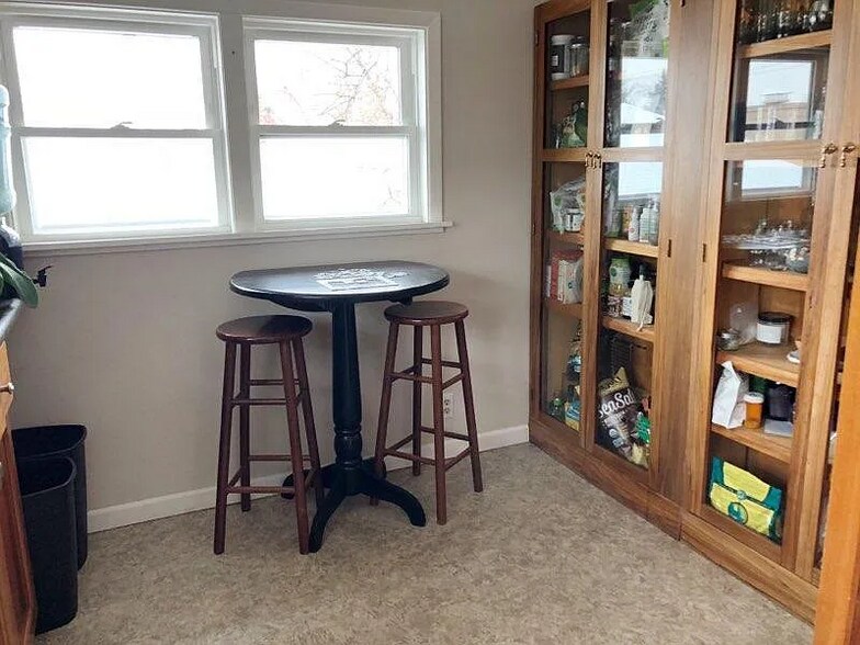 Building Photo - 925 Grandview Ave