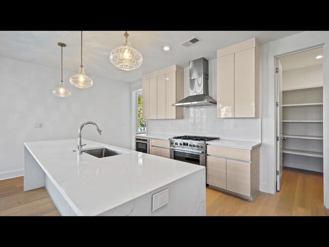 Building Photo - NEW CONSTRUCTION 4 bedroom home in Downtow...