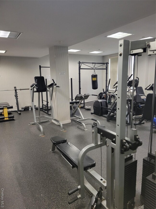 Building Photo - 143-20 Hoover Ave