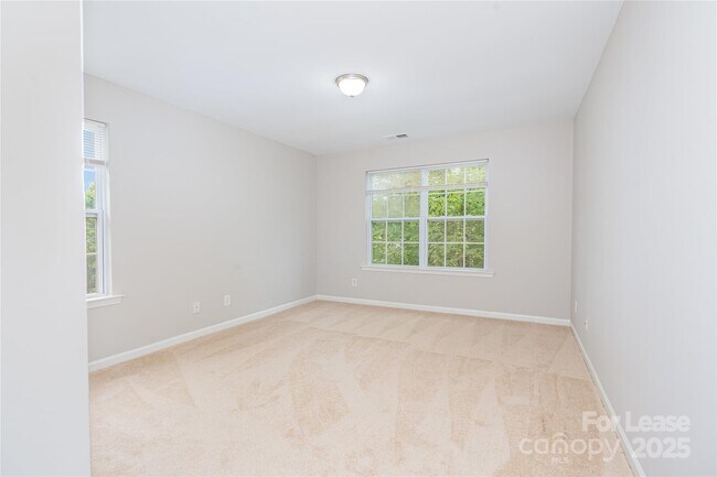 Building Photo - 14026 Green Birch Dr