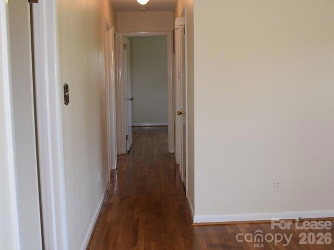 Building Photo - 1812 Cameron Rd