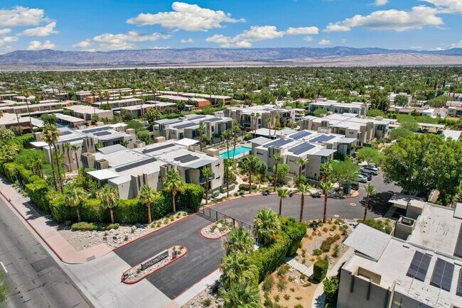 Building Photo - 112 The Riv