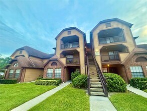 Building Photo - 390 Woodside Dr
