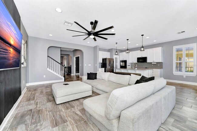 Building Photo - 915 Fountain Coin Loop